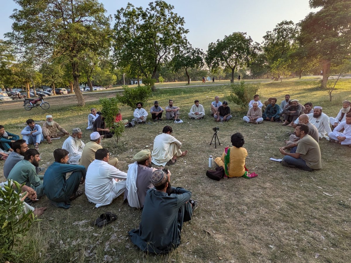 AWPIsbRwp's tweet photo. Highlights of our special political dialogue “Mapping urban informality: what does an affordable city look like?” led by Ayesha Shahid and Zeeshan Ahmed.
جبری بے دخلی اور مسماری، عوام دوست شہر بسانے کی جدوجہد

#HousingForAll
#StopEvictions
#StopDemolitions https://t.co/HZxYUsyAcw