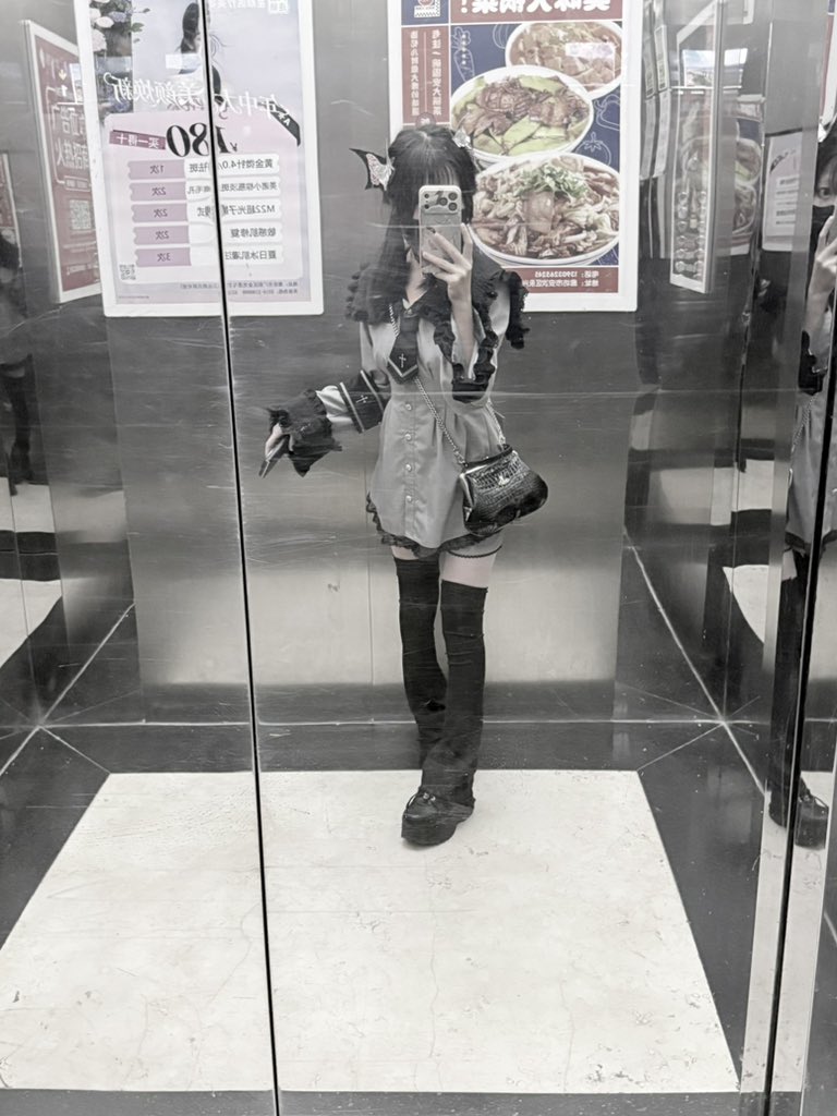 Carlensuki's tweet photo. 有什么心事就对我说吧 #爸爸活 #萝莉s #反差 #地雷系女子と繋がりたい https://t.co/LULRxlEQNY