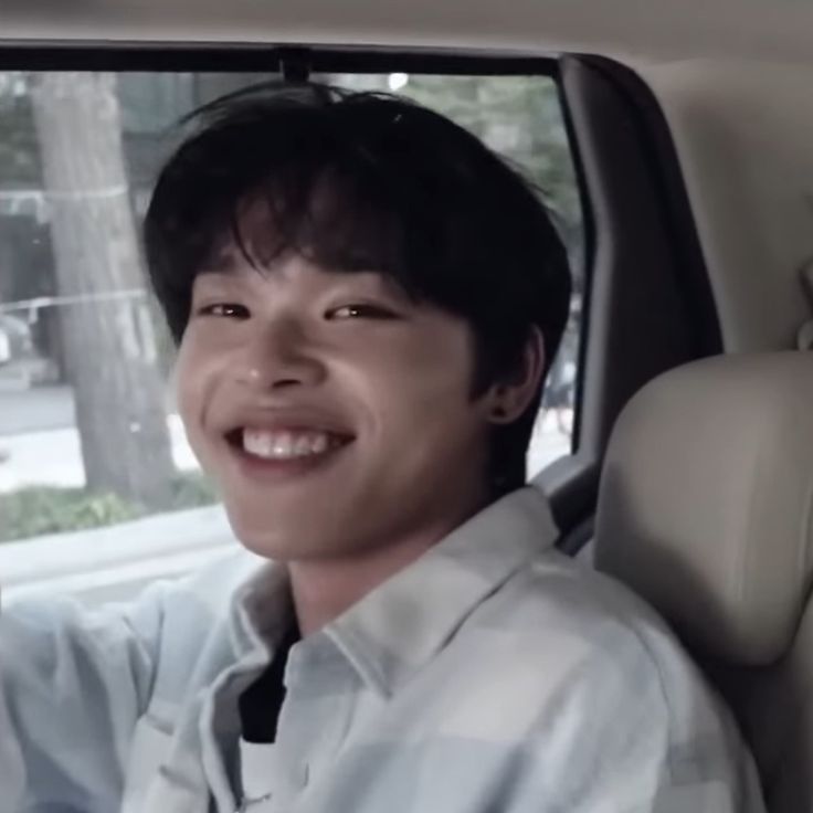 donghwalol's tweet photo. ˚₊ ⋅ Posting pictures of Amaru until he comes back: Day 239 https://t.co/E8qif9YQN7