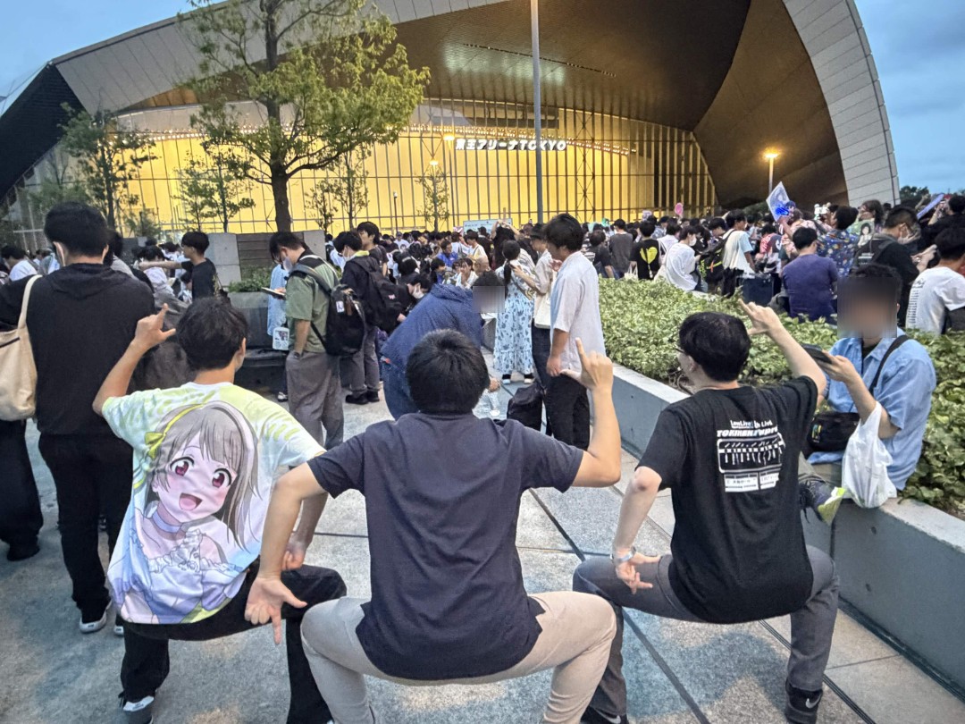 keiolovelive's tweet photo. 先日、部員とOBがラブライブ！虹ヶ咲学園スクールアイドル同好会 8th Live! TOKIMEKI Express 東京公演 Day.1、Day.2に参加いたしました❗ https://t.co/7MfSor1jfB