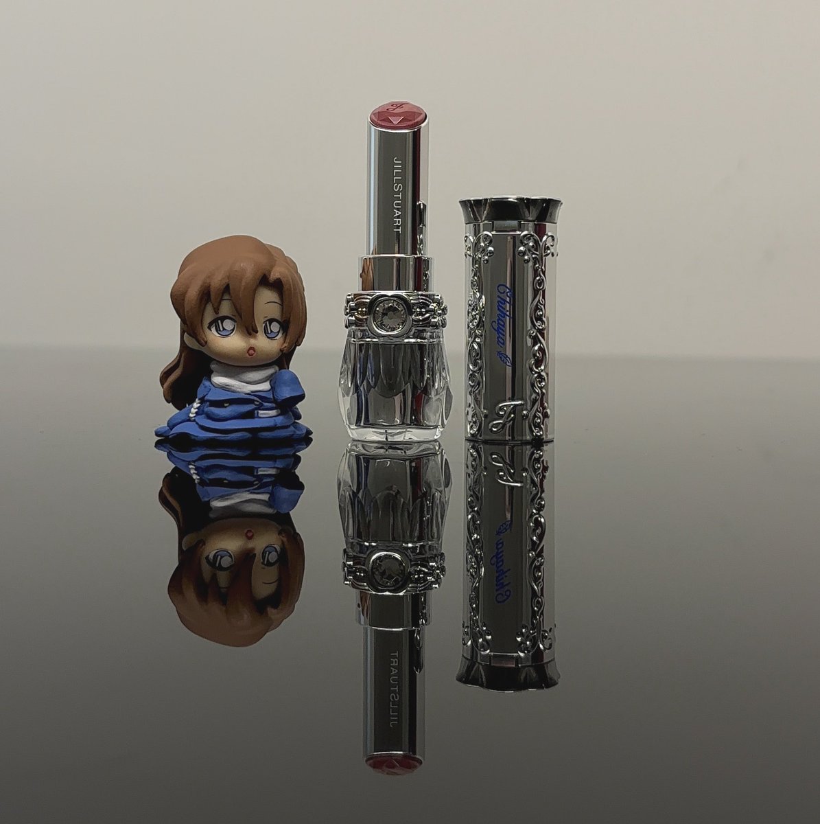 910401_'s tweet photo. JILL STUART刻印

ブルーの刻印ぎりぎり間に合った🪽
ちぢ千の方が小さいなんて尊すぎて…🥹🫶🏻

購入したのは18番であとから18の想起だって気づいてしあわせ🪽 https://t.co/pvDt0XLW6m