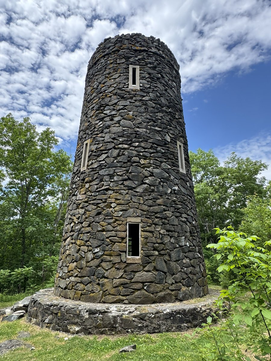Stephen_Reports's tweet photo. Some more photos of Mt. Tom Tower in Litchfield! https://t.co/yBp2yPSEGk