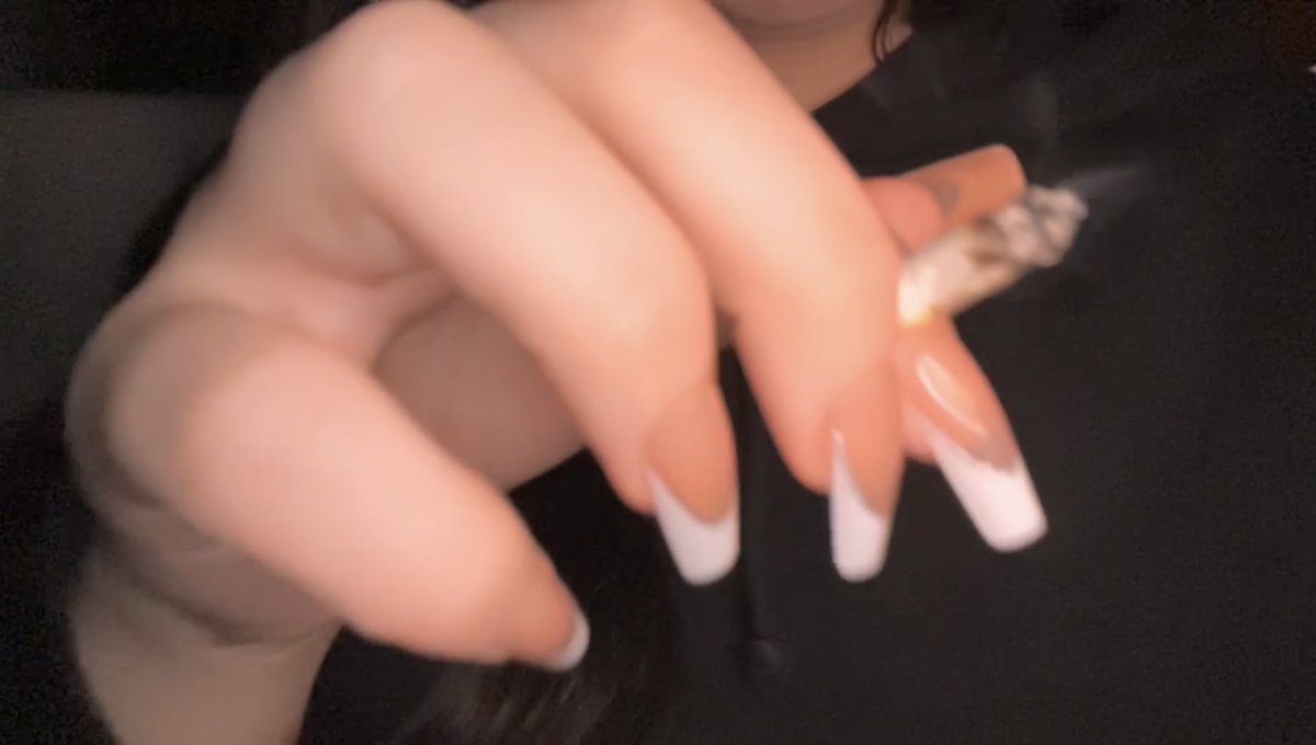 Lilyane tweet media
