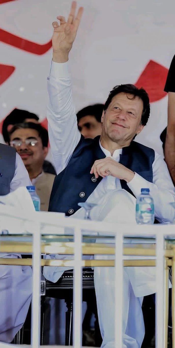 PPakpttan's tweet photo. ہم غلامی قبول کرنے پر موت کو ترجیح دیتے ہیں۔

حقیقی وزیراعظم عمران خان 

#EndKhansIsolationNow
#شہ_رگ_کا_سانس_بند_نہ_کرو https://t.co/jaOMD5Su8k