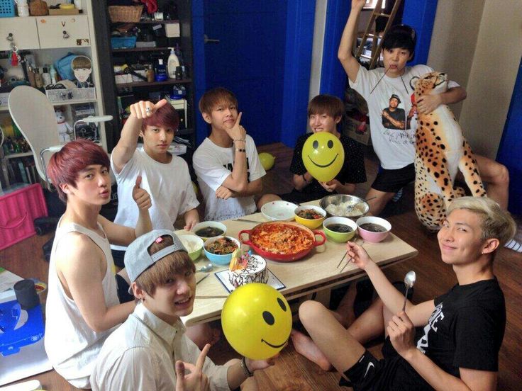 BushraRahm53's tweet photo. @AMAs @bts_bighit HAPPY 13TH ANNIVERSARY BTS
13 YEARS WITH BTS
#BTS #방탄소년단
#2026BTSFESTA
#BTS13thAnniversary
#HappyBTSDay
#HappyBirthdayBTS
#13YearsWithBTS https://t.co/5NI1qVtf3v