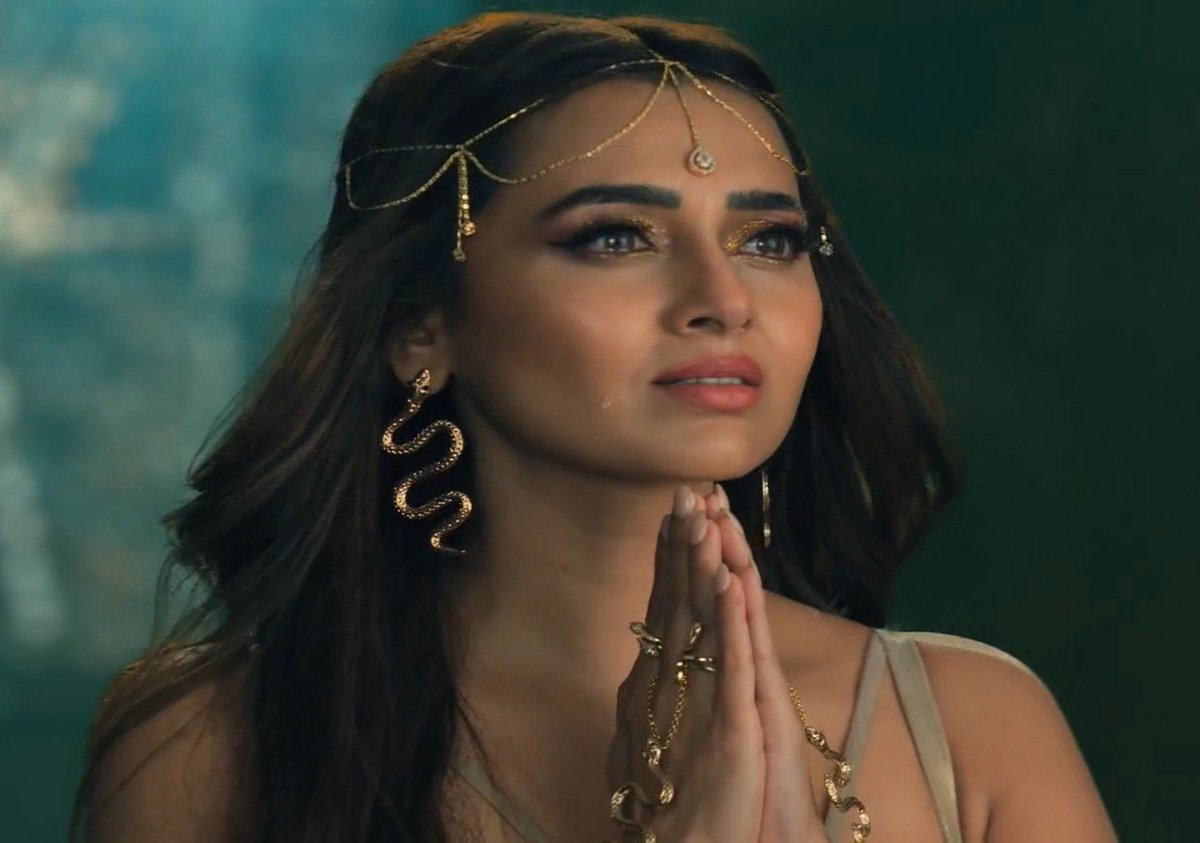 _Tejran_18's tweet photo. Naagin 😍🔥

#TejasswiPrakash  #TejRan https://t.co/yjJxpTpC6t