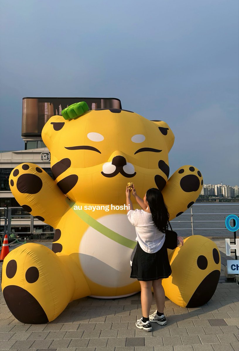 shookethkween's tweet photo. happy birthday my hoshingiee🤍
so grateful that I’m able to celebrate your birthday here this year🥹 looking forward to meet you SOON!

Happy Hoshi Day~ https://t.co/x3rTIjPuCB