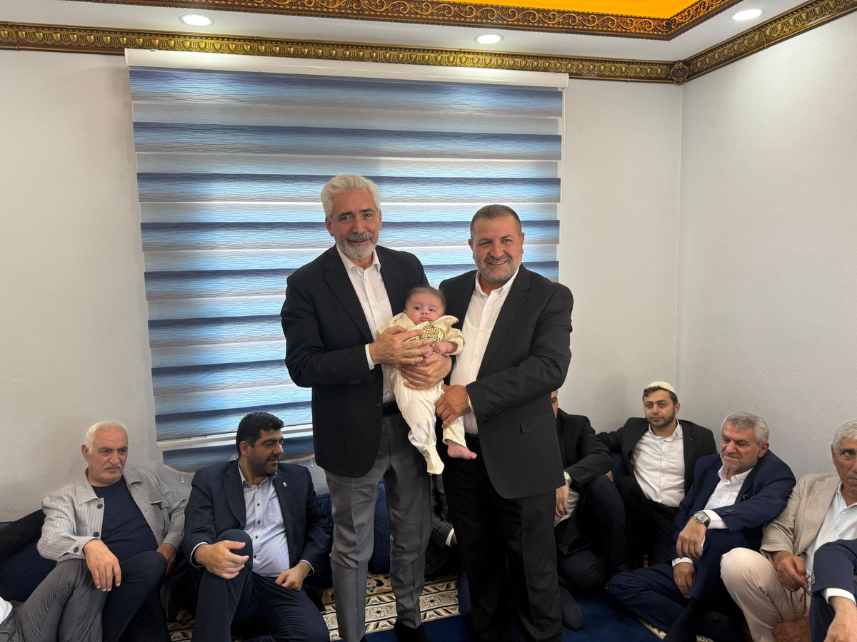 GalipEnsarioglu's tweet photo. Derik’te kıymetli dostum Ahmet Yavuz’un kirveliğini üstlenmekten büyük mutluluk duyduğum torunu Mehmet Galip’in sünnet mevlidine katıldık.

Rabbim Mehmet Galip evladımızın yolunu, bahtını açık eylesin; ailesiyle birlikte sağlık ve huzur dolu nice güzel günlerini görmeyi nasip etsin inşallah.