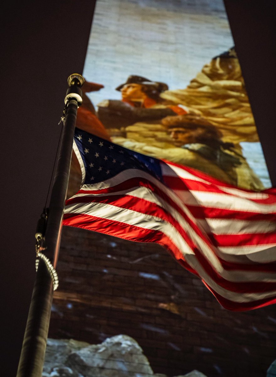 chionerin's tweet photo. Happy flag day everyone! God bless America 🇺🇸 https://t.co/2K0eIQeXbJ