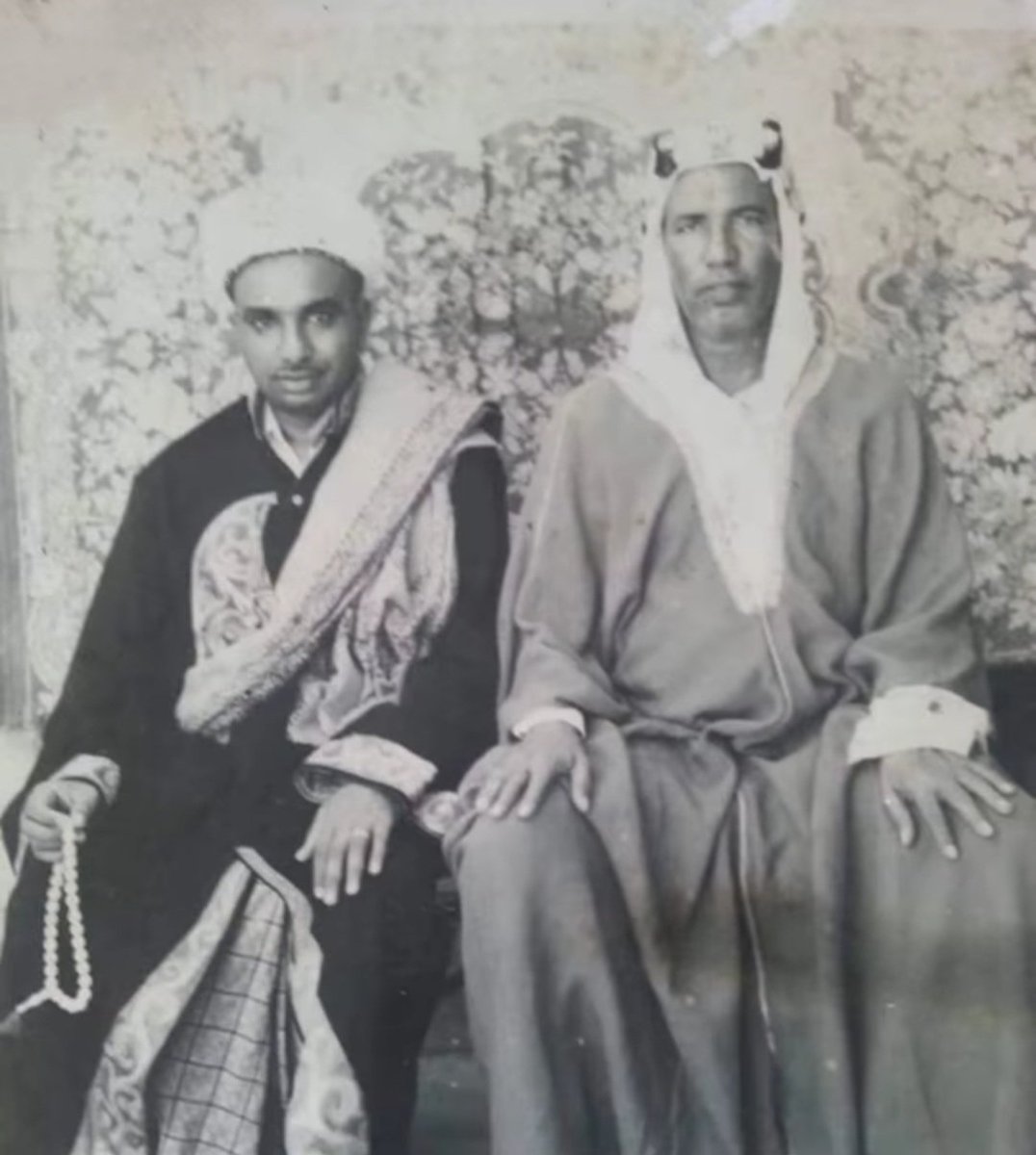 Az61519022's tweet photo. @dervishconan @goldenAli_bh تشير رواية ابن بطوطة إلى الملابس الفاخرة التي كان يرتديها أهلها من الجبةوالأزياء الحضرية، وهو ما يعكس وجود صناعة محلية متطورة للملابس. كما أن لفظة "الجبة" نفسها ذات أصل عربي، ولا تنتمي إلى الجذور الكوشيةالمحلية، وهو ما يشير ارتباطها بالبيئة الثقافية العربية-البنادرية https://t.co/IRIgKGM6jB