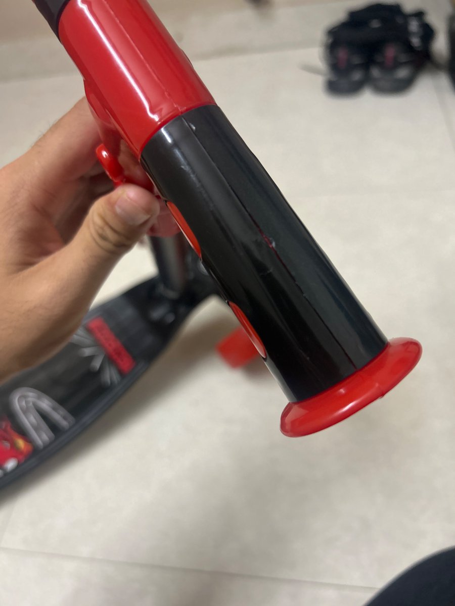 kumar_anil538's tweet photo. @ZeptoNow @zeptocares 
Received a defective product with clear manufacturing and quality issues. Even after sharing photos as proof, my replacement request was denied. Very disappointing customer service and lack of accountability. Is this how Zepto handles defective products? https://t.co/9mxS2jyAo7