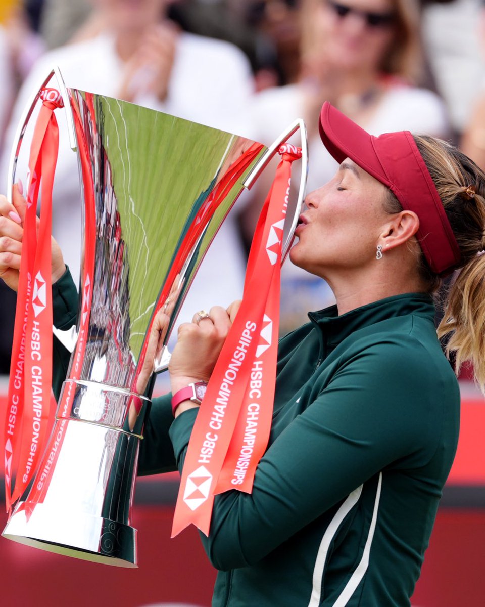 WTA's tweet photo. The Crown is Acquired 🏆

@DonnaVekic | #HSBCChampionships https://t.co/DNENpyPE6R