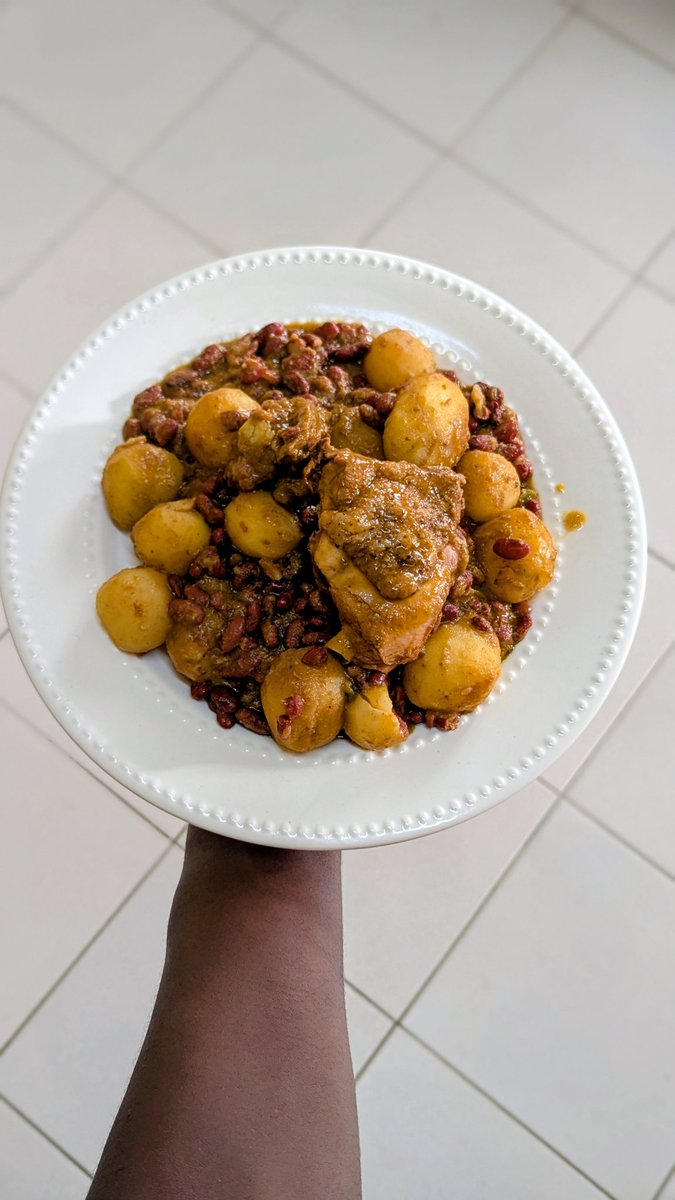 KendoArsne1's tweet photo. Pommes sautées aux haricots rouges 🤪. https://t.co/eqXtqKDc0b