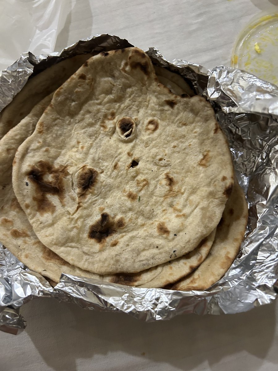 Rohanpathania1's tweet photo. Very poor experience with @Swiggy. Order arrived with missing items (Chole Paneer, Dahi &amp; Tandoori Roti), no cutlery despite instructions, and ₹523 was charged while the restaurant bill was only ₹251. No support from customer care or the restaurant. Completely unacceptable. https://t.co/FyMCgmHBOd