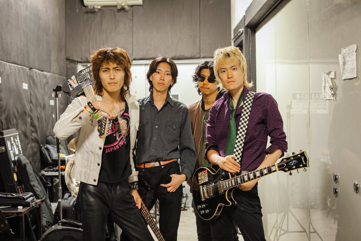 HIROCK_BABY's tweet photo. 福岡のロックバンド
THE PALS

まだ23歳だけど
めんたいビートを令和に受け継ぎ
熱いステージを魅せる！

最高ばい！
今日もありがとう✋

Photo / HIRO https://t.co/r5KkgTYMHs