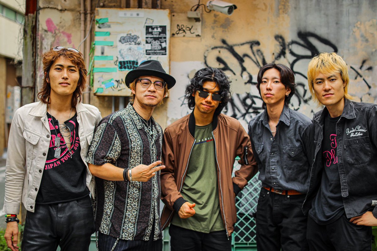 HIROCK_BABY's tweet photo. 福岡のロックバンド
THE PALS

まだ23歳だけど
めんたいビートを令和に受け継ぎ
熱いステージを魅せる！

最高ばい！
今日もありがとう✋

Photo / HIRO https://t.co/r5KkgTYMHs