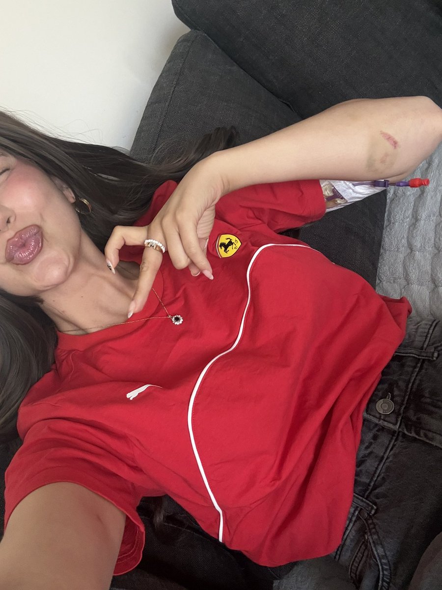 StillWeSendIt's tweet photo. Might be fighting cancer but I will NEVER EVER miss an opportunity to support YOU @LewisHamilton 🫵🥺❤️‍🩹 https://t.co/LiYD78DBkZ