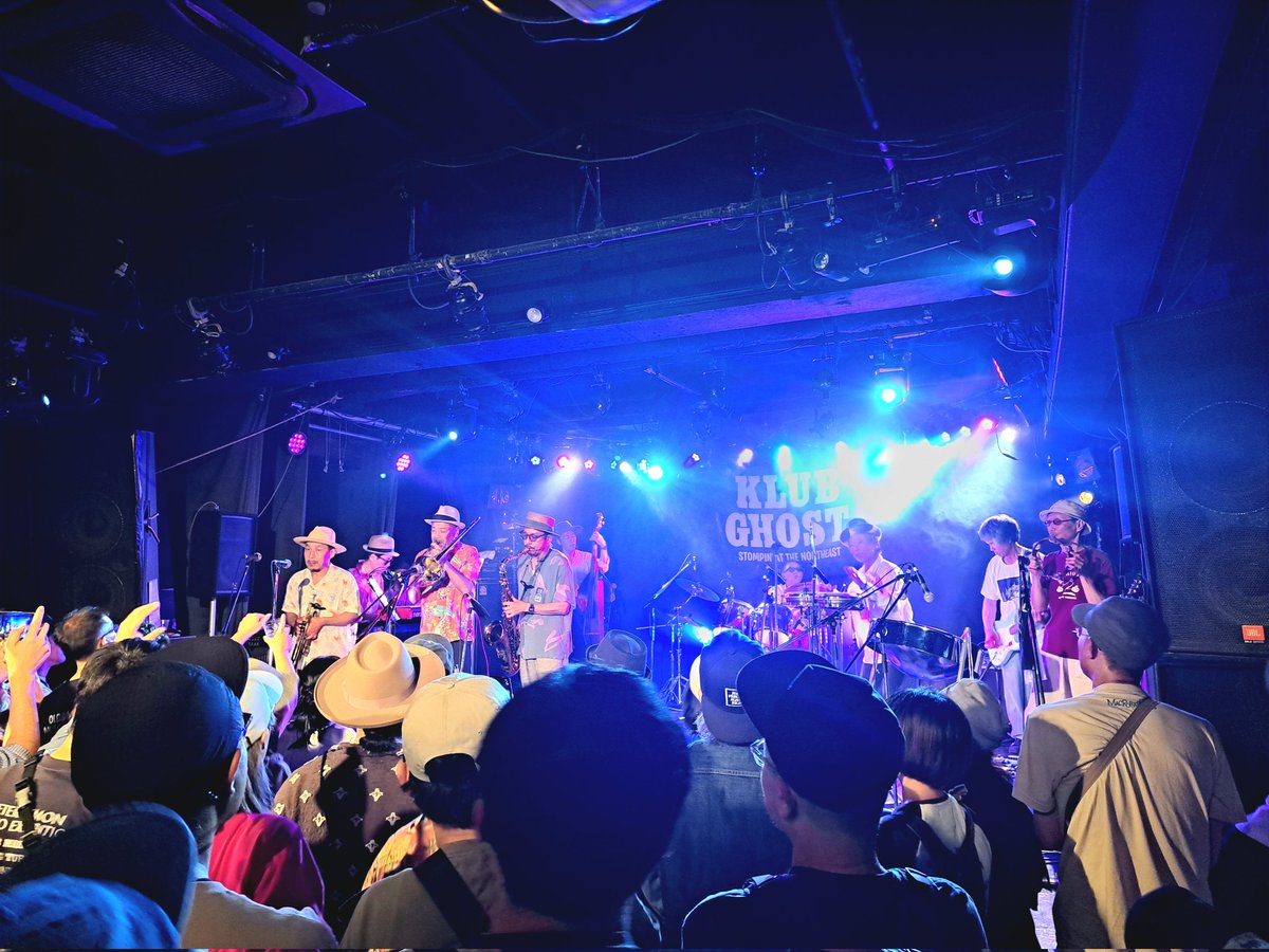 322flames's tweet photo. 今日は仙台へ移動してライブを観ました。
昨日の西も最高でしたが、東も素晴らしかったです。 https://t.co/s9zgjkZ7oI
