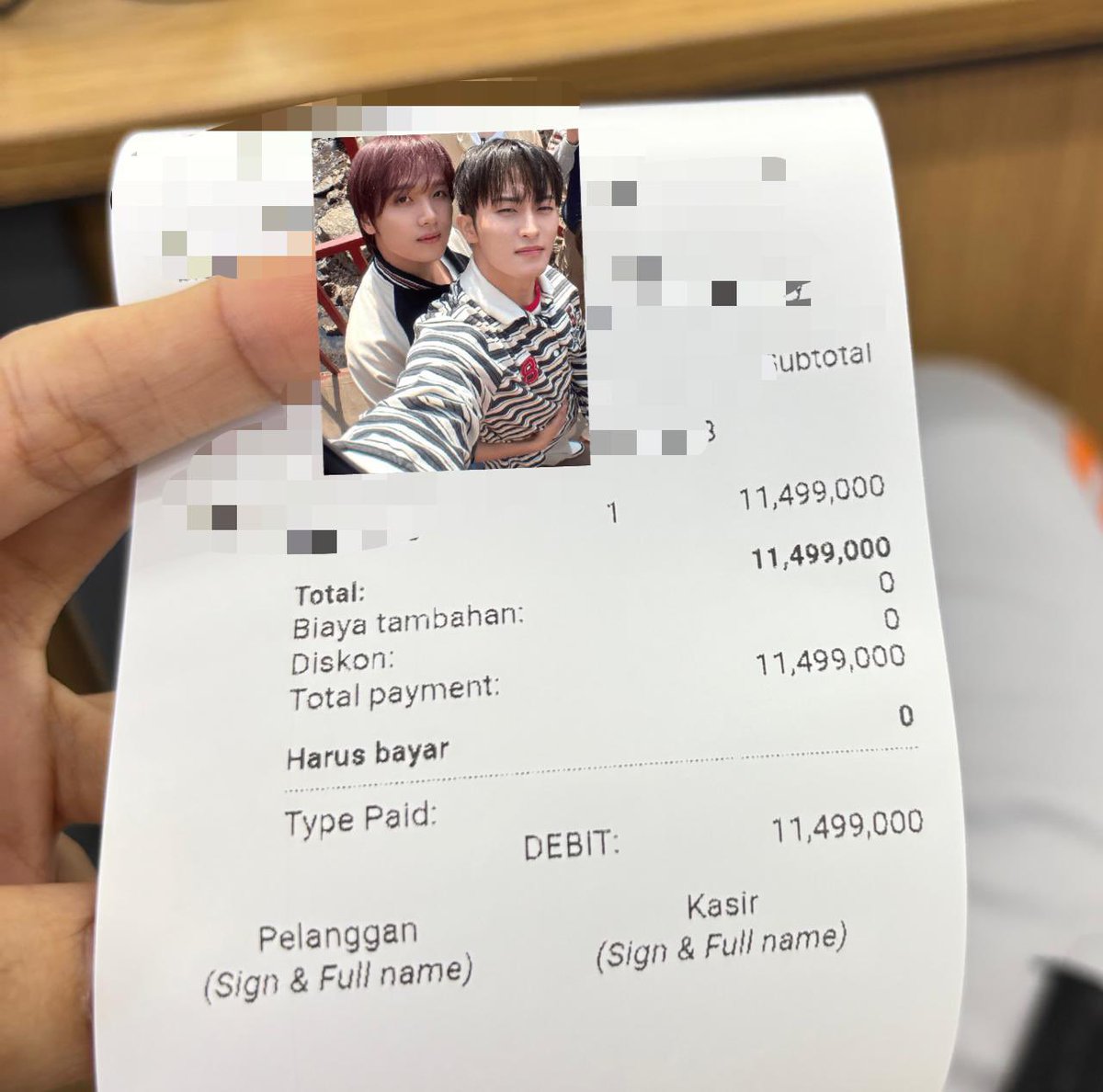 jenjaeminMH's tweet photo. KNP SPG” TU KEK SETAN? mentang” gua make baju gembel DI KIRA GUA GA MAMPU BELI😭 DIKIRA GUA CUMAN MAU LIAT” AJA?
gua doang aah lagi ngangur beli barang ampe 10jt lebih😔 https://t.co/iN5w5TH70j