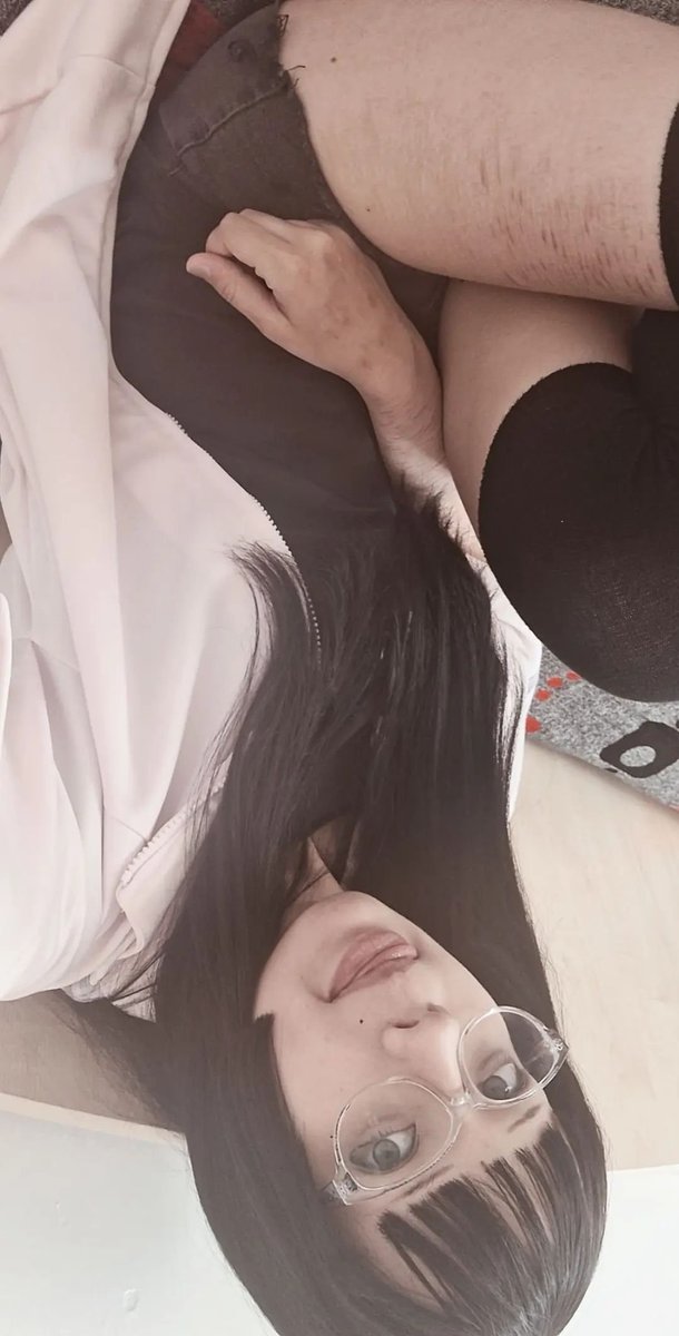 Atenshichan's tweet photo. diary entery from day 22-23??
I dont want to be here. A girl got here today. She's so wonderfully skinny. Her fingers are so fucking thin it makes me sick. I envy her so much. I know shes not long from death but walking that line is just so wonderful. #shedtwt #edtwt #anatwt https://t.co/ArxEUEQpgY