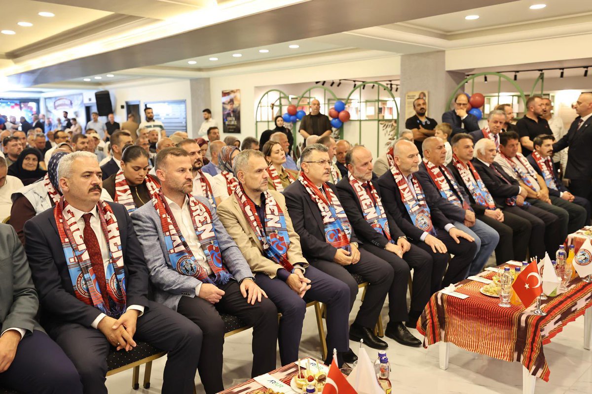 ahmetmgenc's tweet photo. Adın hep yaşasın şehidim,
İyi ki varsın Eren’im… 🇹🇷

Arnavutköy Trabzonlular Derneğimiz tarafından hayata geçirilen Eren Bülbül Kültür ve Gençlik Merkezinin açılışını, önceki dönem İçişleri Bakanımız, TBMM İçişleri Komisyonu Başkanımız, İstanbul Milletvekilimiz Sn. Süleyman Soylu, Bayrampaşa Belediye Başkan Vekilimiz Sn. İbrahim Akın, Maçka Belediye Başkanımız Sn. Koray Koçhan, Trabzon Dernekleri Federasyonu Başkanımız Sn. İsmail Şatıroğlu, AK Parti Arnavutköy İlçe Başkanımız Sn. Gökhan Gürek ve değerli hemşehrilerimizle birlikte gerçekleştirdik.

📍Arnavutköy Trabzonlular Derneği Eren Bülbül Kültür ve Gençlik Merkezi​​​​​​​​​​​​​​​​​​​​​​​​​​​​​​​​​​​​​​​​​​​​​​​​​​ | İstanbul