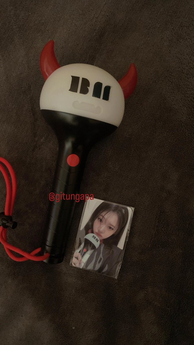 gitungapa's tweet photo. @baemonmfss lightstick baru belum pernah dipake https://t.co/RoTuLjVtcX