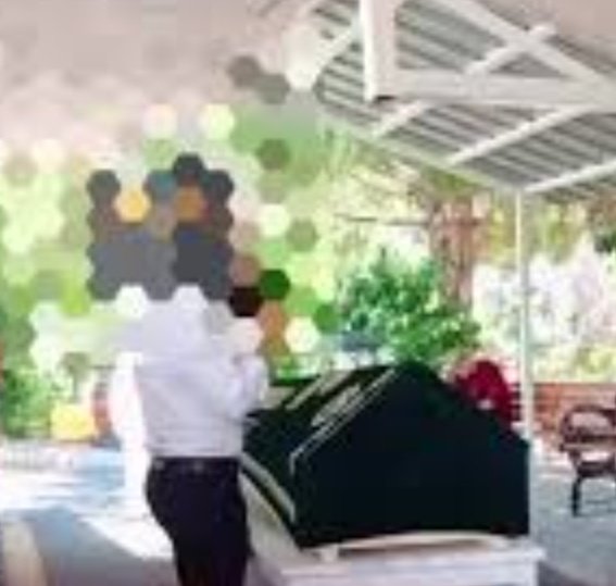 sonerrguncan's tweet photo. İstanbul Ataşehir'de bir cami. Cenaze namazı Türkçe kılınıyor. 
Videoyu izledim. Hissettiğim aynen şu şekilde.
Allah Uludur.
Domates. Domatess.
Allah Uludur. 
Ovarlokçu geldi. 
Allah Uludur.
Kastamonu sarımsağı 90 lr.
Allah Uludur. 

Tövbeestağfirullah ya. Saçma sapan işler.
#turkcenamaz
#atasehircenaze
#cenazenamazi