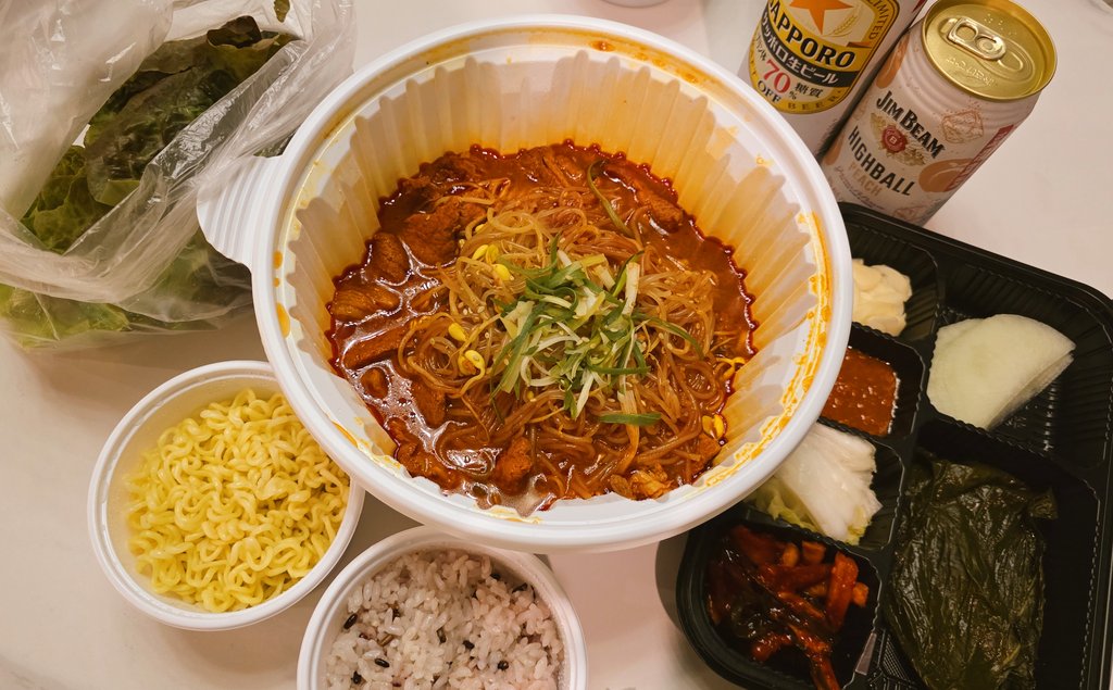 Setei_Kim's tweet photo. 비빔밥 물갈비 초코파이 먹고왔어요 https://t.co/R01QkFxfbO