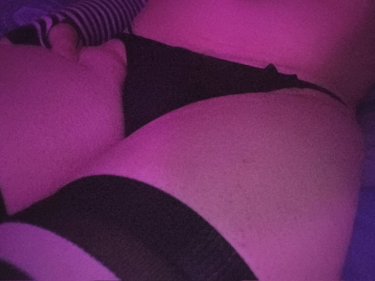 eclipse_claws's tweet photo. quién quiere un femboy culon de desayuno? ❤️
#femboy #trans #chile https://t.co/eUCEpxVLny