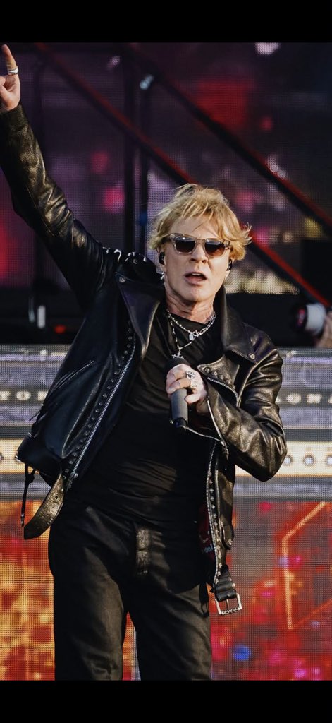 MariVari's tweet photo. Download festival @axlrose The hair grows 🫶🏻 https://t.co/N2aeI6rBIV