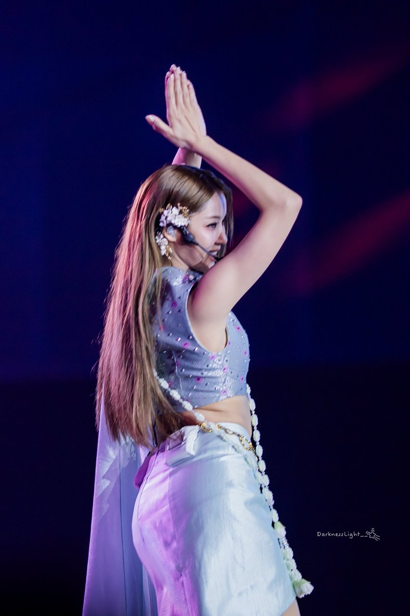 🪐⋆˚࿔ 𝐃𝐚𝐫𝐤𝐧𝐞𝐬𝐬𝐋𝐢𝐠𝐡𝐭 𝜗𝜚˚⋆✮🐰 tweet media