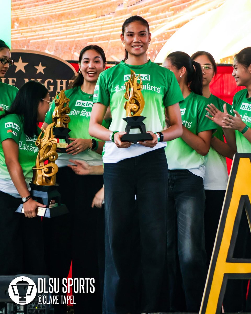 caninonatics's tweet photo. We love this version of you, always 💚 

actually, we love all your versions, our heaven sent! missing you from down under 😭 https://t.co/P1OfknE2v5
