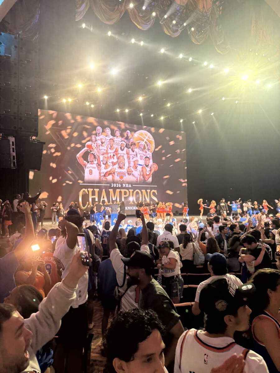 thebergershop's tweet photo. Champions!!!! https://t.co/7nNFw6JtZs