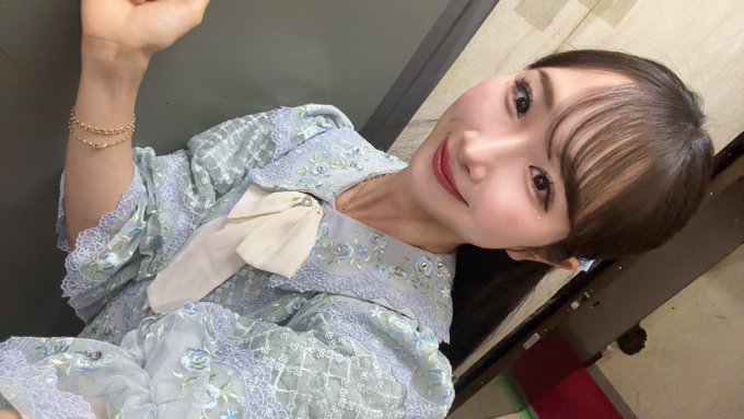 熊野あゆ🐻 - 1 pic. 川崎ロック座4日目終日大盛況でありがとうございました💖 しおりんのお誕生日もお祝いできて楽しかったねー😘💕 連日ケーキにお弁当もたくさん食べれて幸せ💓 みんないつもありがとー🫶 https://t.co/huWFsRMU72