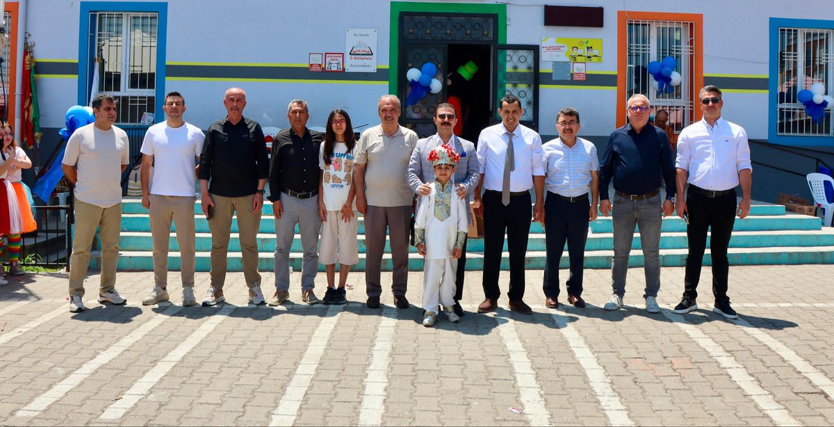 TCKocarli's tweet photo. Kaymakamımız Sn. Ramazan TAŞKIN, İlçemiz esnaflarından Nevzat Uludağ'ın çocuklarının sünnet düğünü sevincine ortak oldu.

Bu anlamlı günde ailemizle bir araya gelen Sayın Kaymakamımız, sünnet olan evlatlarımıza sağlıklı ve güzel bir gelecek dileyerek aileyi tebrik etti. https://t.co/GVSO7oGiqf