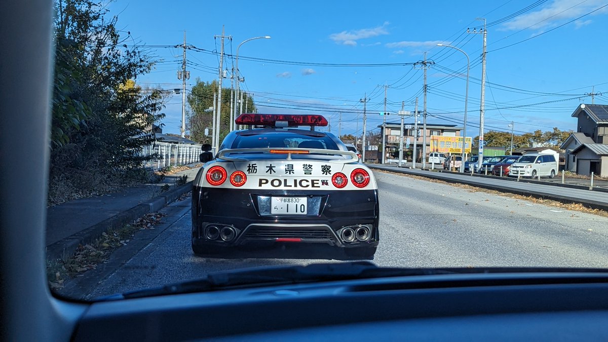zunda_to_kuruma's tweet photo. こいつトロトロ走ってて邪魔だったんだけど、まさかおまえらなら煽った後ぶち抜くんだよな？
あんなにXではイキって豪語してたもんな？ https://t.co/w81tAXQ130