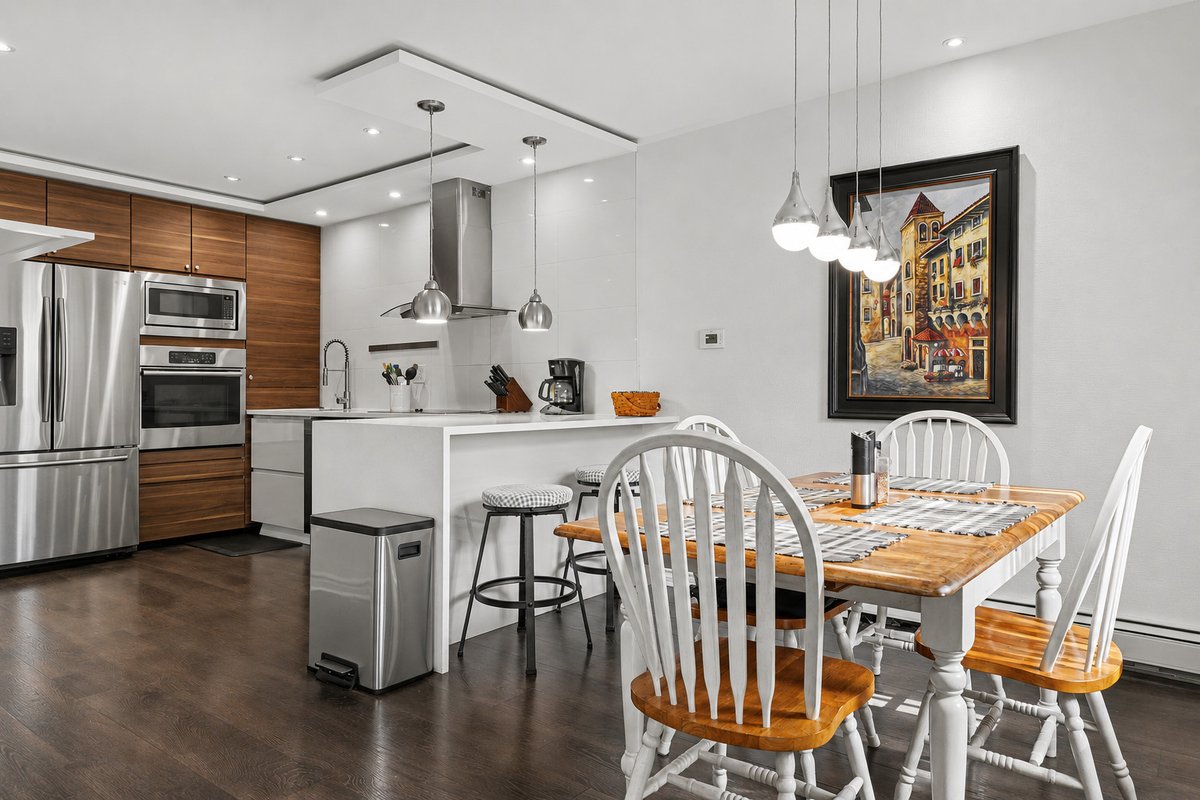 jenortman's tweet photo. 1110 N Dale Avenue Unit 1K, Arlington Heights, IL, 60004
2 bed | 2 bath 1176 Sq. Ft.
Active | 239900
https://t.co/pKRljyP78i
Beautifully remodeled rarely found at this price | 2 Bed | 2 Bath. Bright, spacious, and beautifully renovated, this 2BR/2BA condo offers contemporary... https://t.co/3098cVqAbp