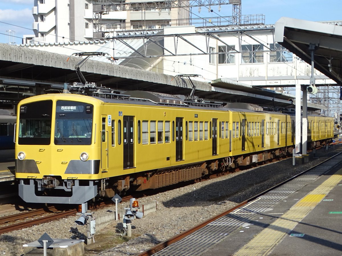 TakashimaExp2's tweet photo. 6/6(土)
西武の武蔵丘公開の後は、新101系263Fの撮影・乗車のため狭山線へ。周知の通り、今月27日からは7000系によるワンマン運転が始まりますので、263Fの営業運転は見納めなのでしょうね。
乗って気が付きましたが、他の新101系ワンマン車と異なり、263Fは車内の車番表記がプレート式なのですね。 https://t.co/aUv5qu1Dtv