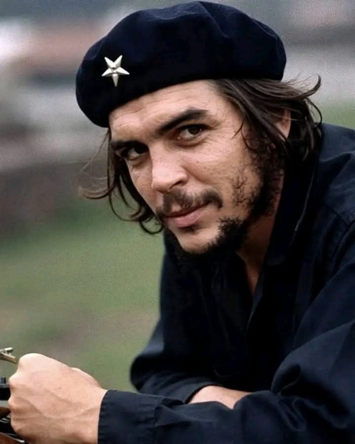 dalisg89's tweet photo. Un día como hoy llegó al mundo uno de los hombres más grandes de la historia,  CHE GUEVARA.  

HLVS ✊️ https://t.co/CLd3Du4Xns