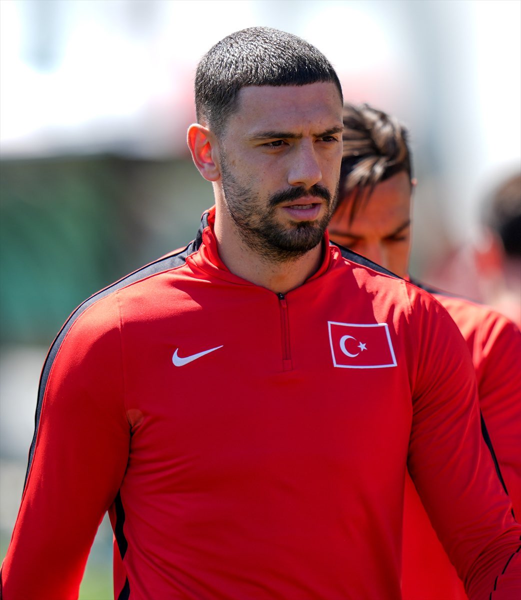 AFC4NET's tweet photo. 🚨🗣️ ميريح ديميرال :

إن شاء الله، سنمثل بلادنا بأفضل طريقة ممكنة في المباراتين المتبقيتين. https://t.co/jJqnET7URx