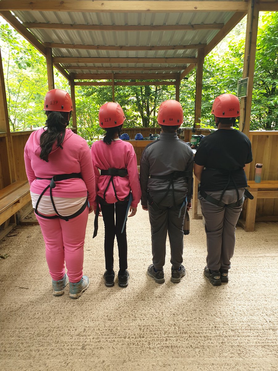 LeighPrimary's tweet photo. Conquered our fears: The Monkey Climb. @Oakerwood  #makingmemories https://t.co/otwylkCA28
