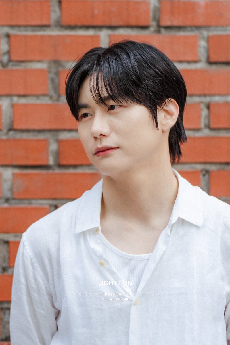 lighton1109's tweet photo. 260614 헤이그 퇴근길

무표정을 하기 위한
노력과 결과

결과가 넘 멋있음(*‾᷄ᵕ‾᷅*)

#강승식 #승식
#SEUNGSIK #スンシク https://t.co/S8oYogVmy5