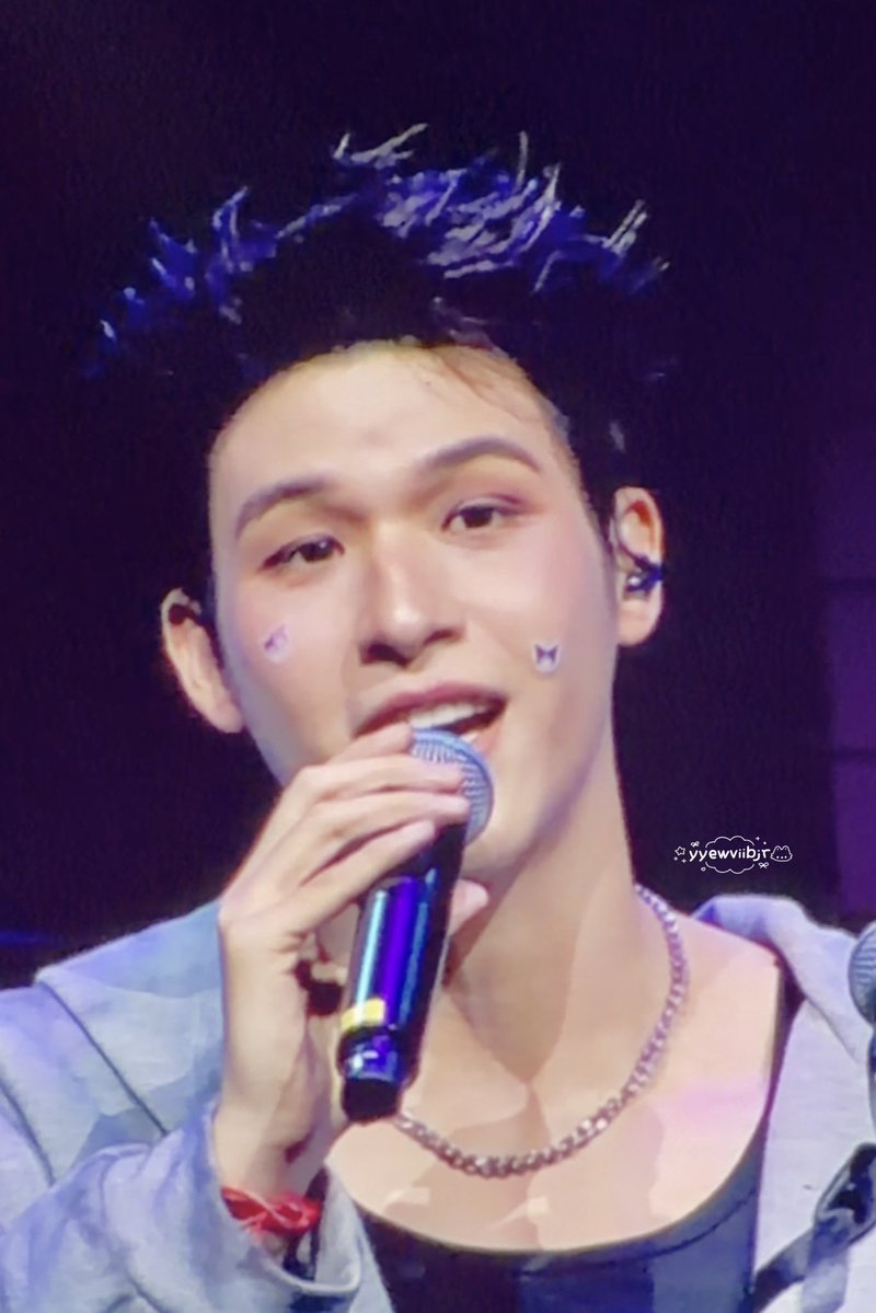 yyewviibjr's tweet photo. แปะคุโรมิซะด้วยติดแบ๊ดแต่ไม่ลืมที่จะแบ๊วว กุให้เลย 555555555555555555555 👍🏻👏🏻💖

SKY HOMECOMING GDH CONCERT

#GDHโตมาด้วยกันคอนเสิร์ต
#skywongravee @skywongraveee https://t.co/08D9uQWJ8j