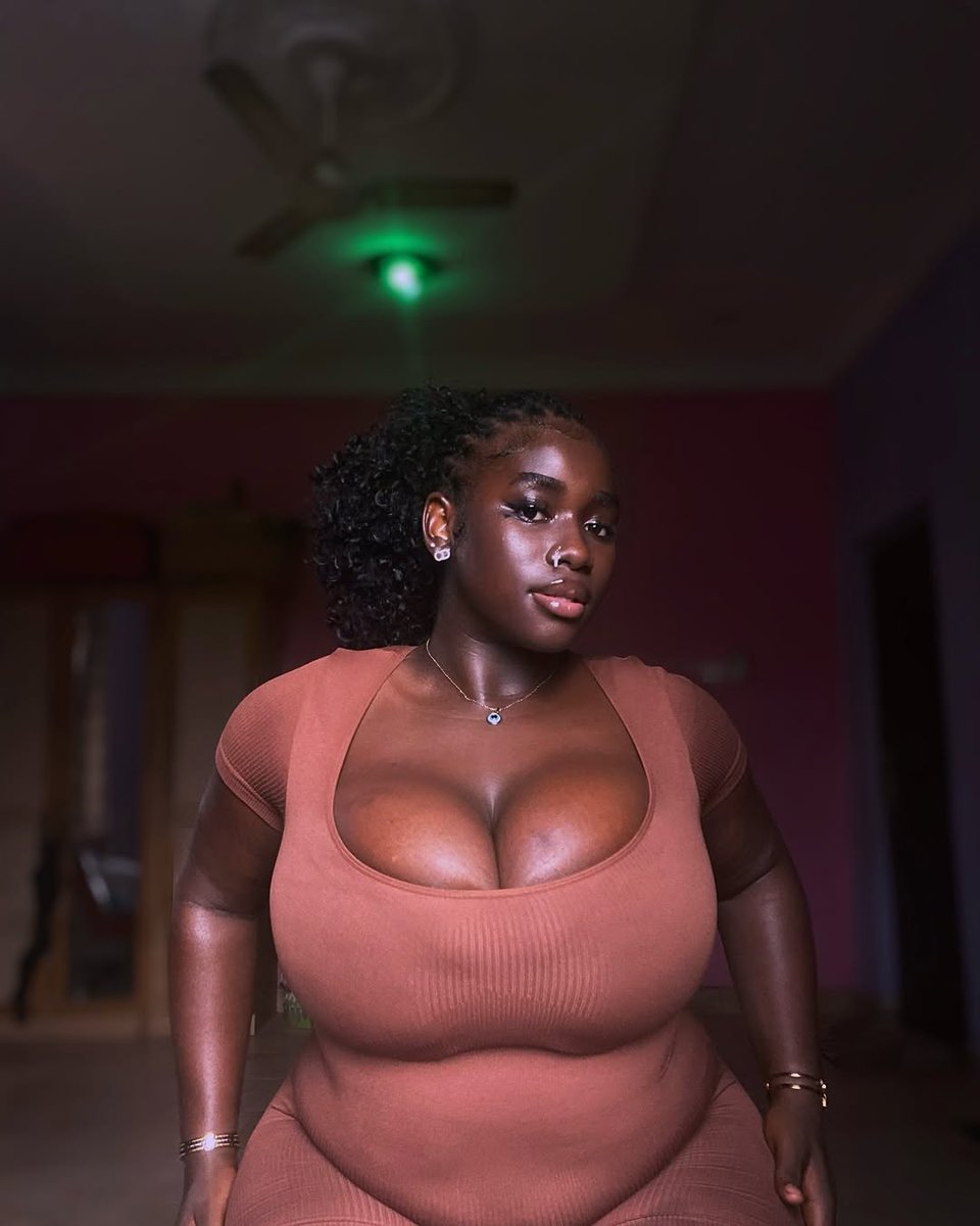 PlusSizeHub_1's tweet photo. 🤎🤎 https://t.co/6w4VxY33VF