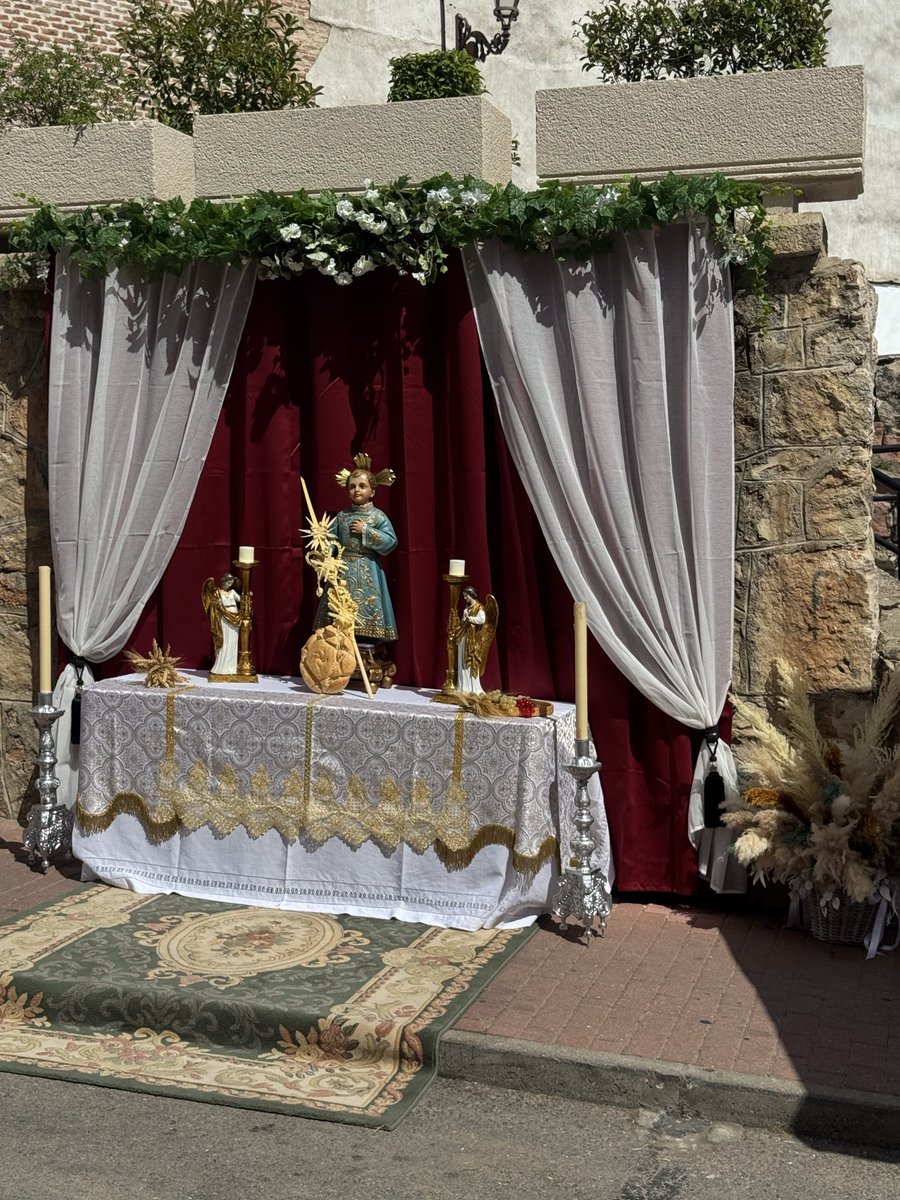 algete_vox's tweet photo. Tenemos que agradecer a la Cofradía Virgen de los Dolores su esfuerzo y compromiso con las tradiciones más populares de Algete. https://t.co/8LIIUMiGfr