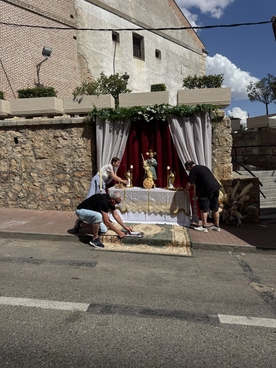 algete_vox's tweet photo. Tenemos que agradecer a la Cofradía Virgen de los Dolores su esfuerzo y compromiso con las tradiciones más populares de Algete. https://t.co/8LIIUMiGfr