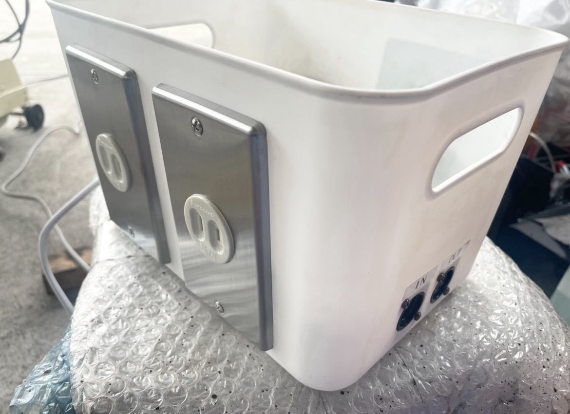 a_agepan's tweet photo. 2代目が完成したら、DMXコンセント初号機は売っちゃおうかと思ってるんだけど。
こんなの需要あるんだろうか❓❓❓ https://t.co/0ifiB4ualj