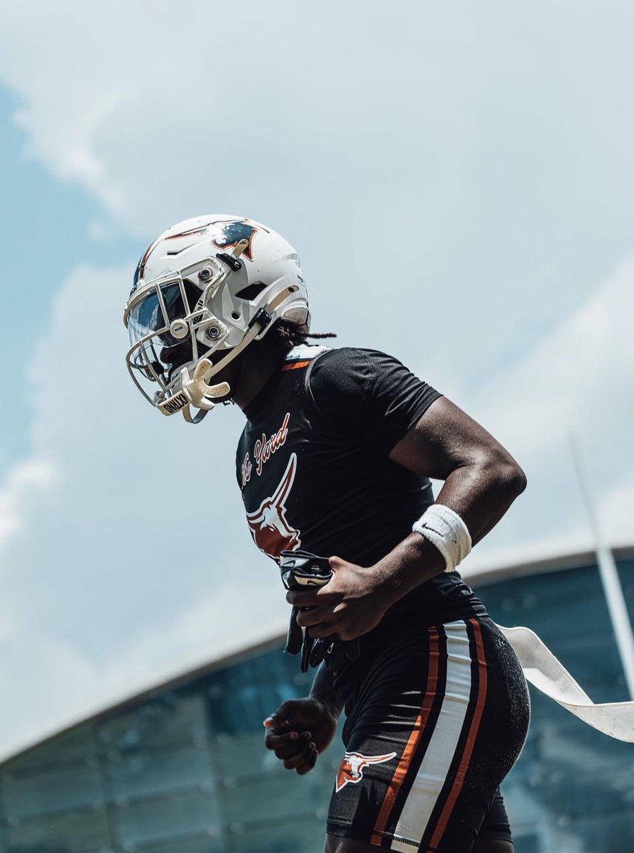 CarlosBarneman_'s tweet photo. June 15th is Tomorrow ‼️ Coaches check me out https://t.co/k9csgjskfK @Kell_Football @RecruitGeorgia @benjaminwolk @n_parrott478 @najehwilk @PrepRedzoneGA https://t.co/HCLJryI2Us