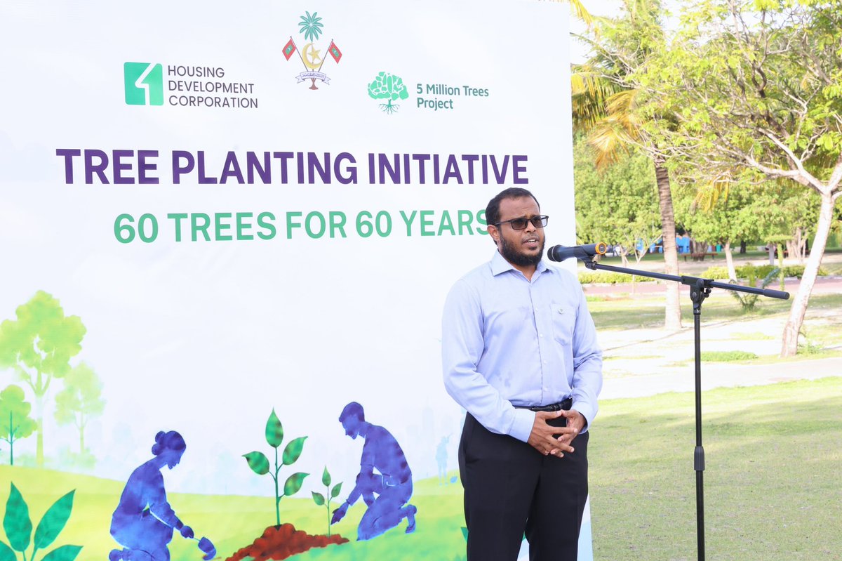 IruthishamAdam's tweet photo. 🌎🌴🌿 60 trees for 60 years! 🌱

To mark World Environment Day, and in support of President Dr @MMuizzu's 5 million trees planting initiative, we planted trees today at Hulhumalé. 

Thank you to @moenvmv @aleeshareef @hdcmaldives for supporting #TeamKhaarijee in this effort, and to the members of the resident diplomatic community for joining us.

@MoFAmv 
@MoEnvmv 
@presidencymv