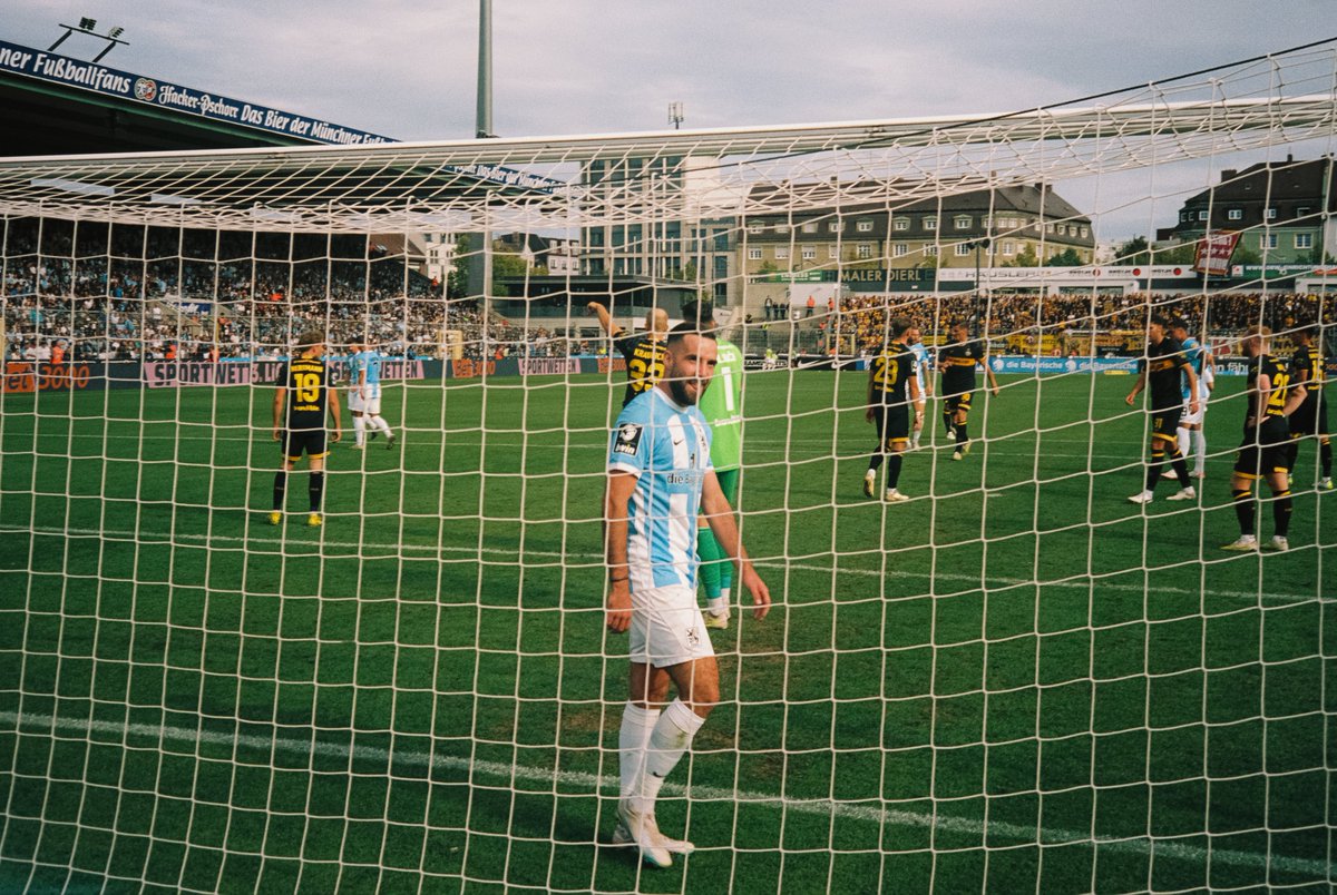 michaelboegl's tweet photo. Football on 35mm film 🎞️ https://t.co/XgEVUh7SE1